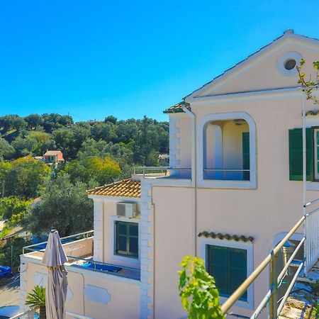 Theophilos Dio Agios Stefanos  Bagian luar foto
