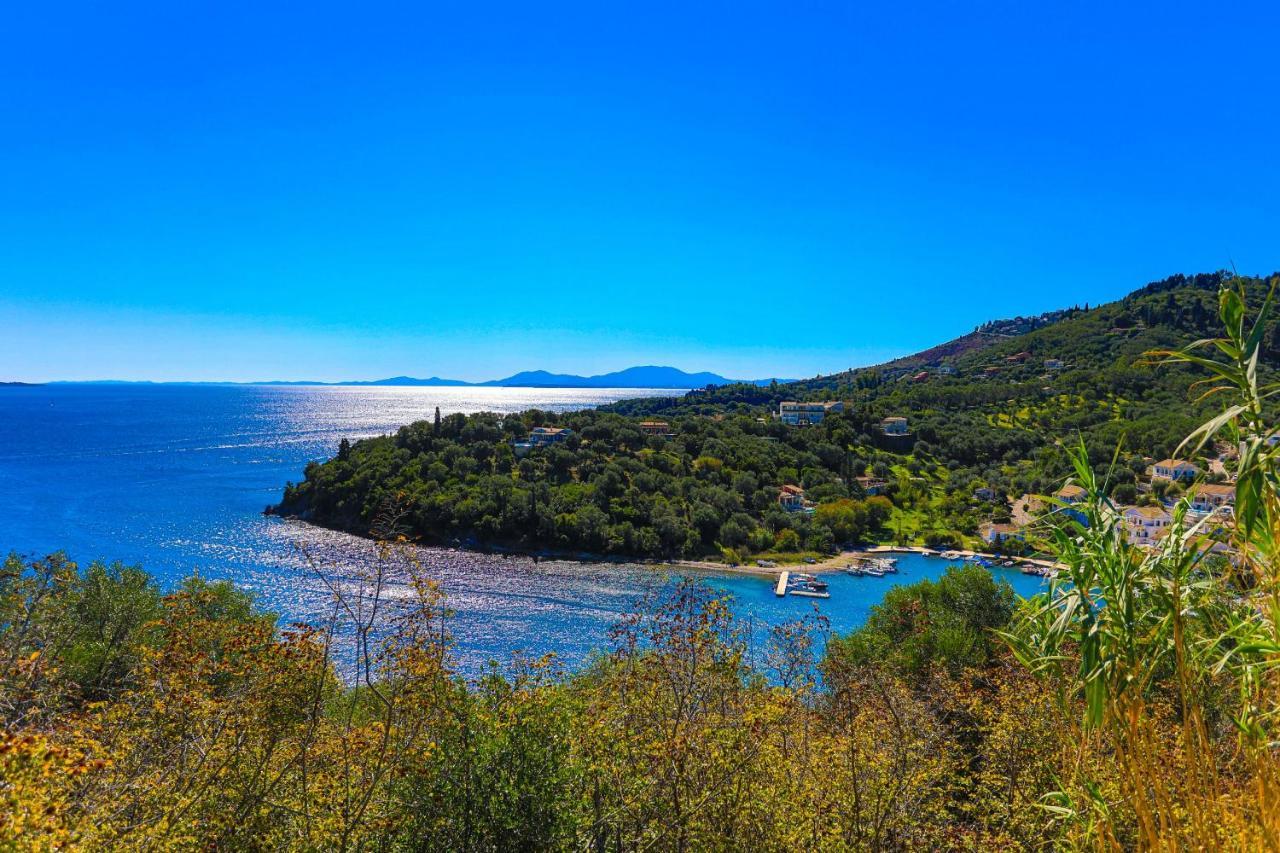 Theophilos Dio Agios Stefanos  Bagian luar foto